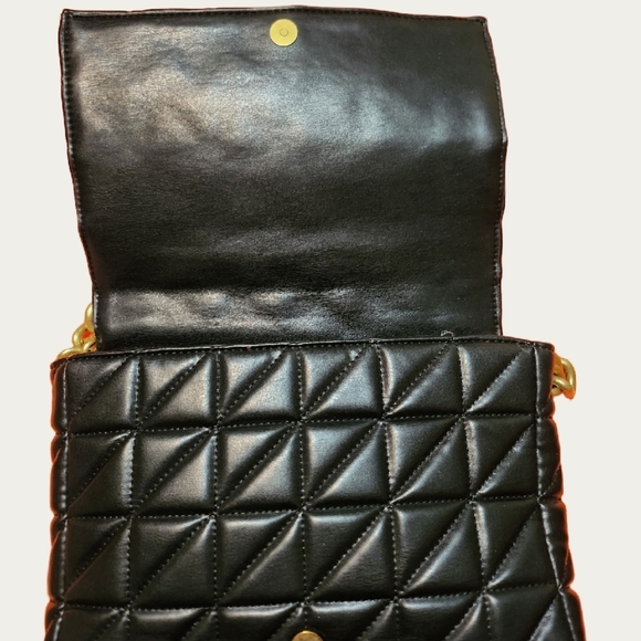 CLASSIC Contemporary Quilted Chain Shoulder Bag EUC, Faux LEATHER - Picture 10 of 16